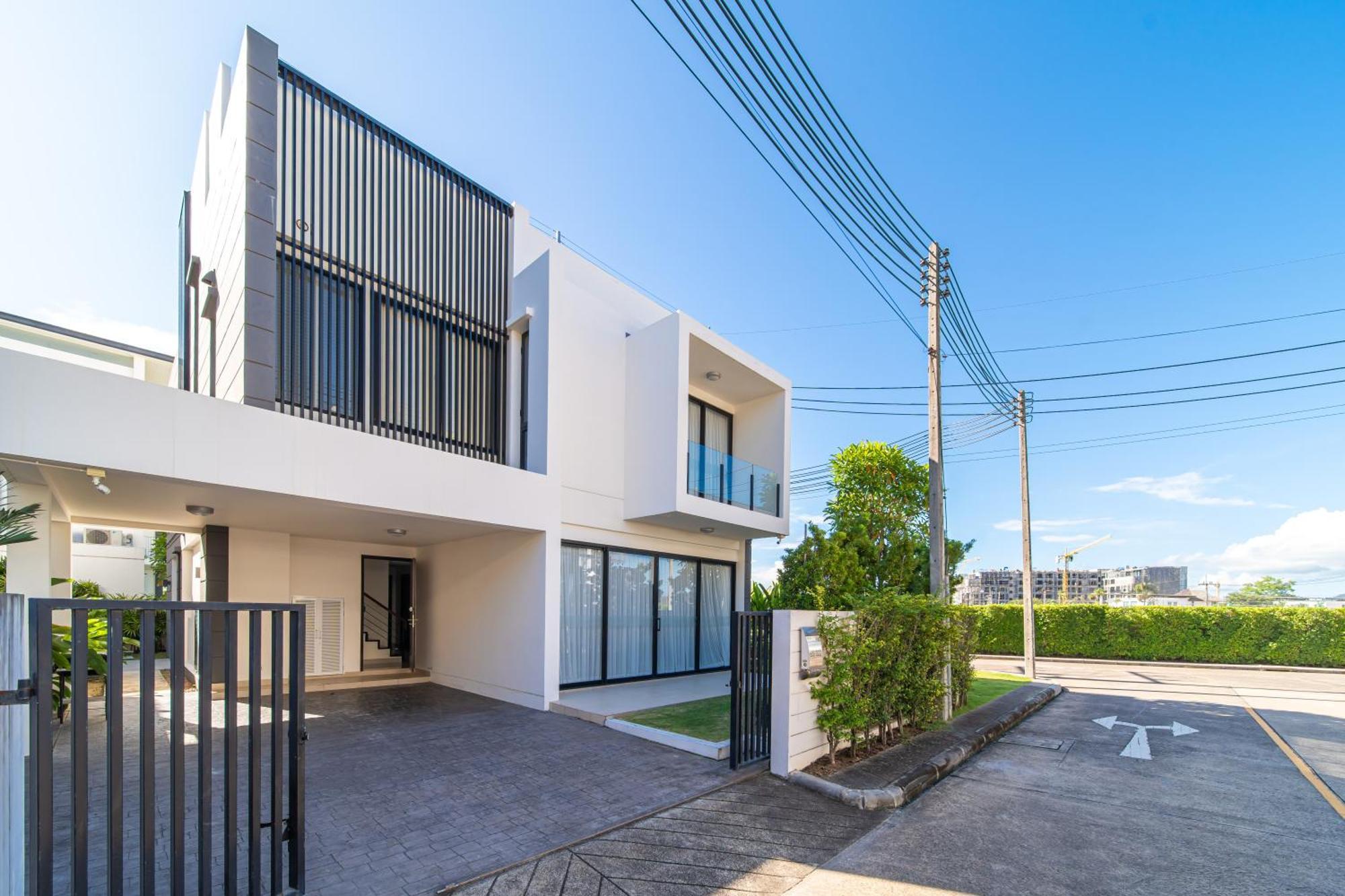 Laguna Park 的现代化5卧室泳池别墅 Villa